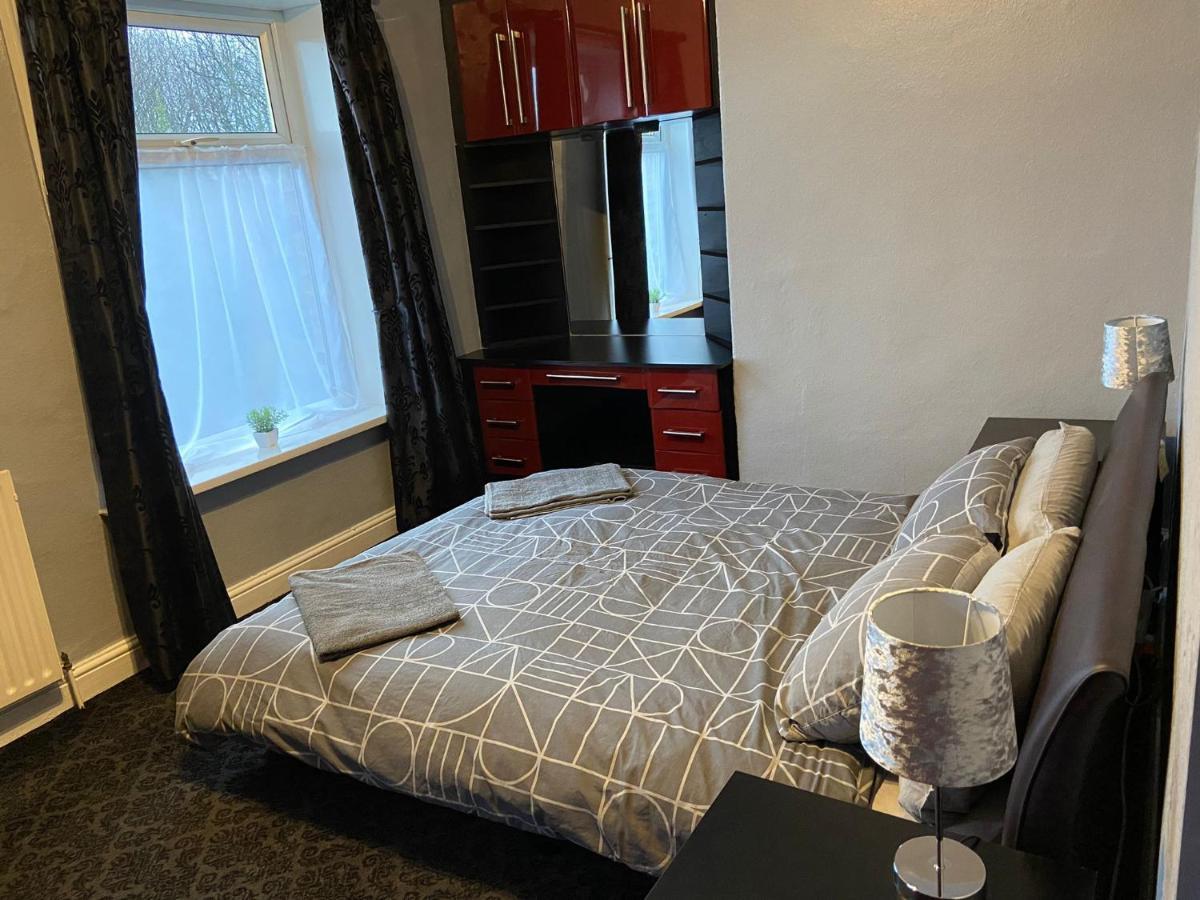 St Pauls Rd - Townhouse Accommodation ブラッドフォード エクステリア 写真
