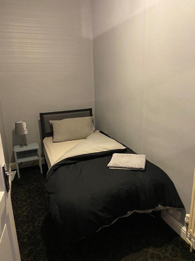 St Pauls Rd - Townhouse Accommodation ブラッドフォード エクステリア 写真